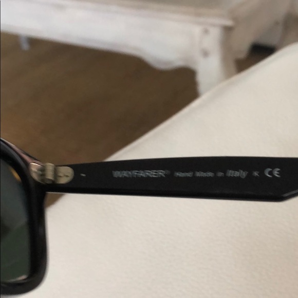 Classic Ray-Ban Wayfarer sunglasses - Picture 4 of 5